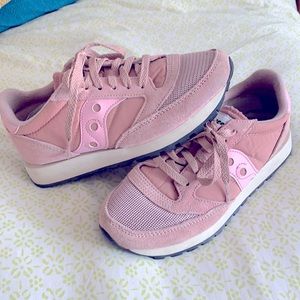 - Saucony Jazz Original- women’s sneakers